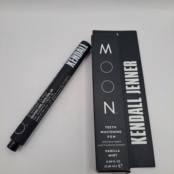 Moon Teeth Whitening Pen by Kendall Jenner~NIB - Picture 3 of 3